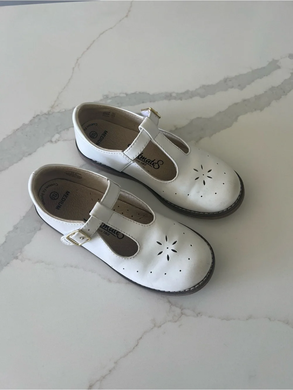 FootMates white strap
